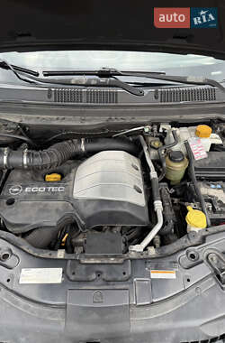 Внедорожник / Кроссовер Opel Antara 2006 в 