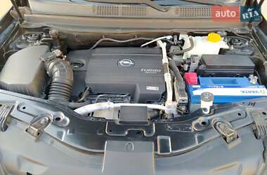 Позашляховик / Кросовер Opel Antara 2012 в 