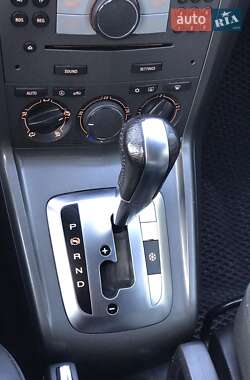 Внедорожник / Кроссовер Opel Antara 2008 в 