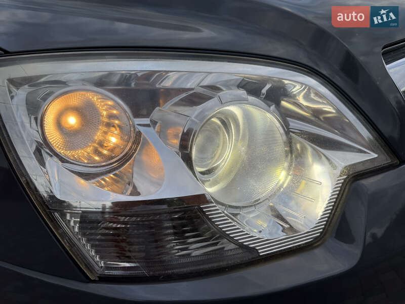Позашляховик / Кросовер Opel Antara 2011 в Чернівцях
