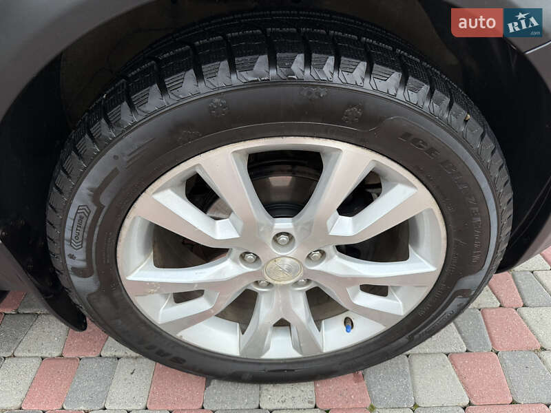 Позашляховик / Кросовер Opel Antara 2011 в Чернівцях