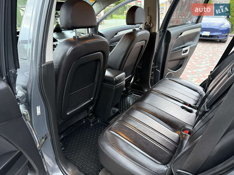 Позашляховик / Кросовер Opel Antara 2011 в Чернівцях