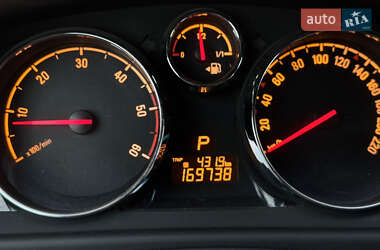 Внедорожник / Кроссовер Opel Antara 2012 в 