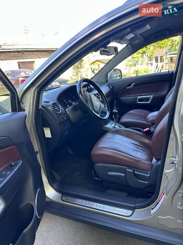 Позашляховик / Кросовер Opel Antara 2010 в Луцьку