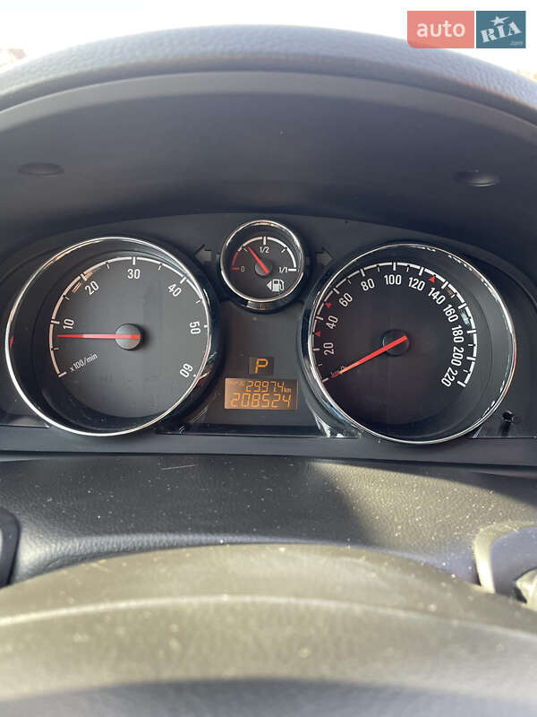 Позашляховик / Кросовер Opel Antara 2014 в Луцьку