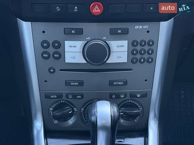 Позашляховик / Кросовер Opel Antara 2011 в Борисполі