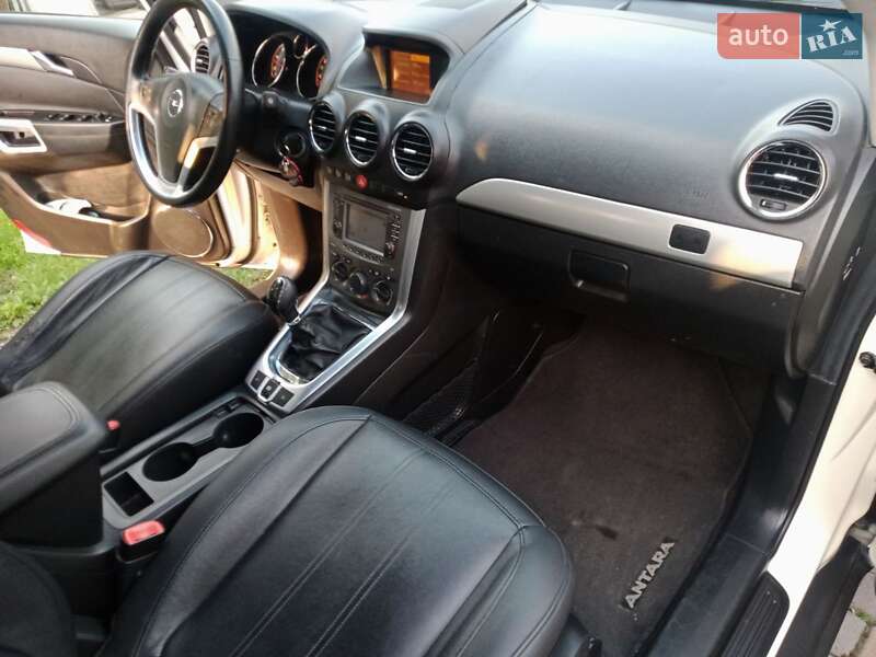 Внедорожник / Кроссовер Opel Antara 2012 в Ровно