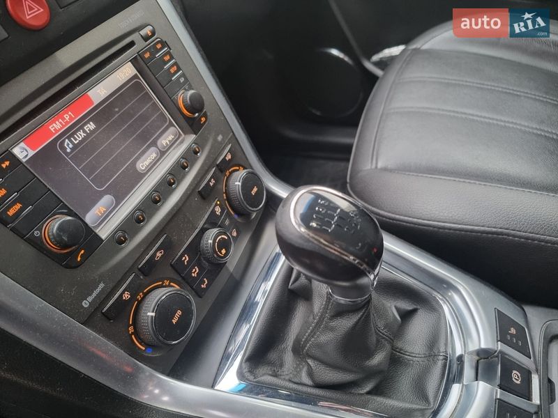 Позашляховик / Кросовер Opel Antara 2013 в Львові