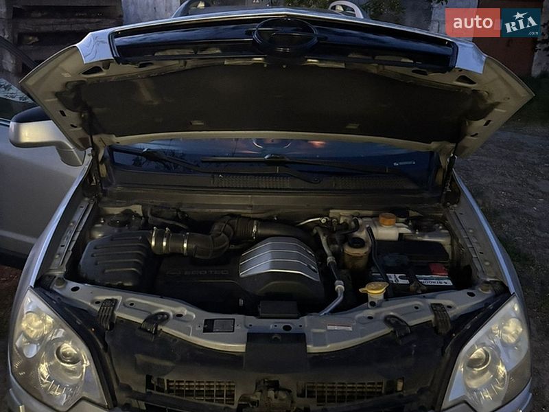 Внедорожник / Кроссовер Opel Antara 2010 в Подольске