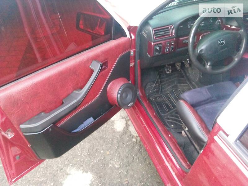 Седан Opel Ascona 1988 в Ивано-Франковске