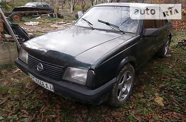 Седан Opel Ascona 1983 в Івано-Франківську