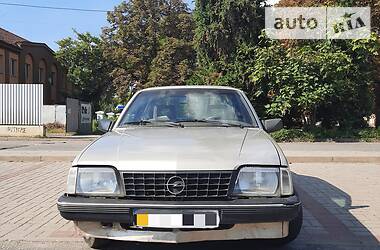 Седан Opel Ascona 1988 в Ужгороде