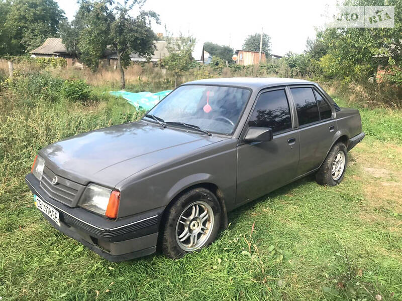 Седан Opel Ascona 1984 в Чернигове