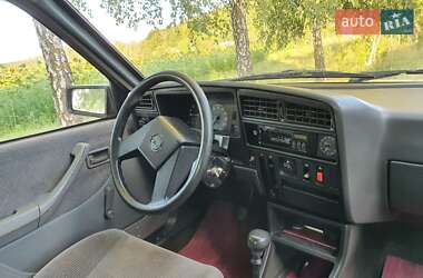 Хэтчбек Opel Ascona 1987 в 