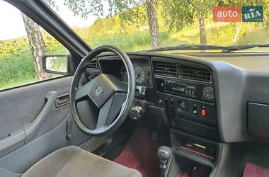 Хетчбек Opel Ascona 1987 в Кременці