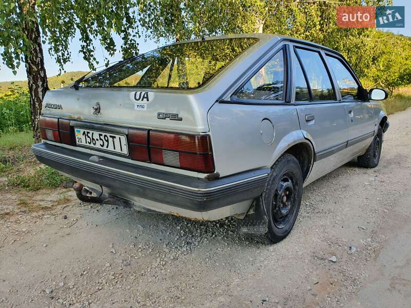 Хэтчбек Opel Ascona 1987 в Кременце