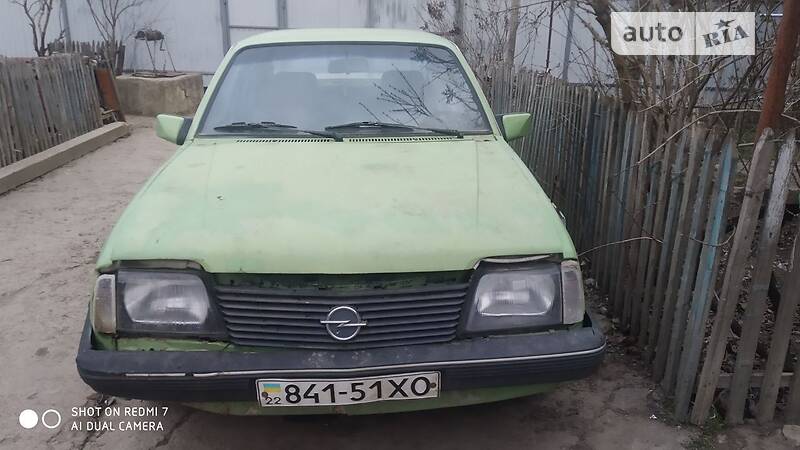 Седан Opel Ascona 1984 в Херсоні