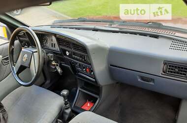 Хэтчбек Opel Ascona 1988 в 