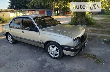 Седан Opel Ascona 1987 в Кам'янському