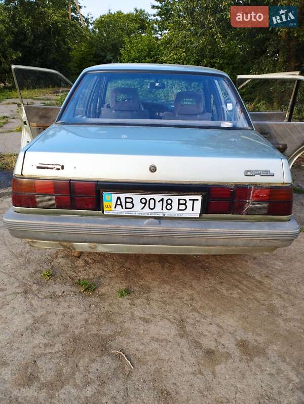Седан Opel Ascona 1988 в Гайсине