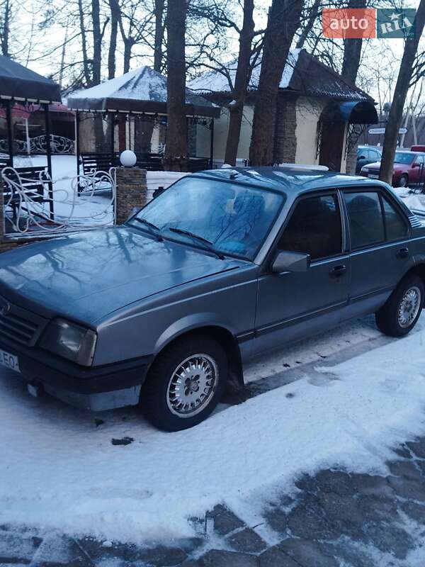 Седан Opel Ascona 1987 в Мерефа