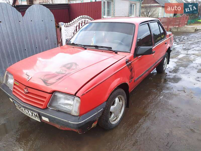 Хэтчбек Opel Ascona 1986 в Остроге