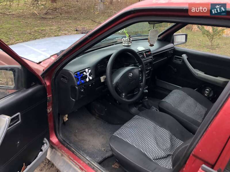 Седан Opel Ascona 1986 в Луцке