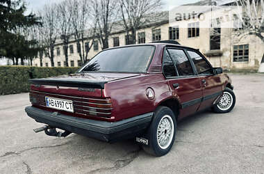 Седан Opel Ascona 1986 в Тульчине