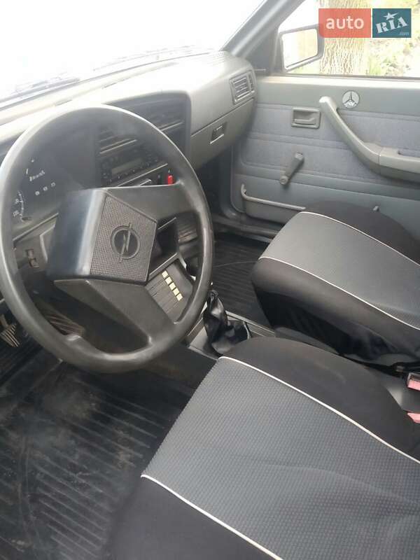 Хэтчбек Opel Ascona 1985 в Хмельнике