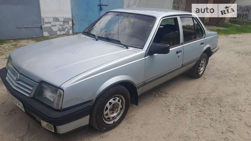 Седан Opel Ascona 1987 в Бориславе