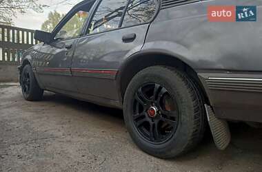 Седан Opel Ascona 1986 в Днепре