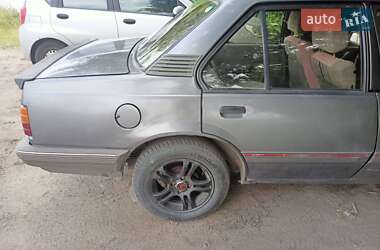Седан Opel Ascona 1986 в Днепре