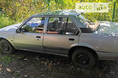 Седан Opel Ascona 1985 в Коростені