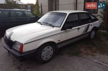 Седан Opel Ascona 1986 в 