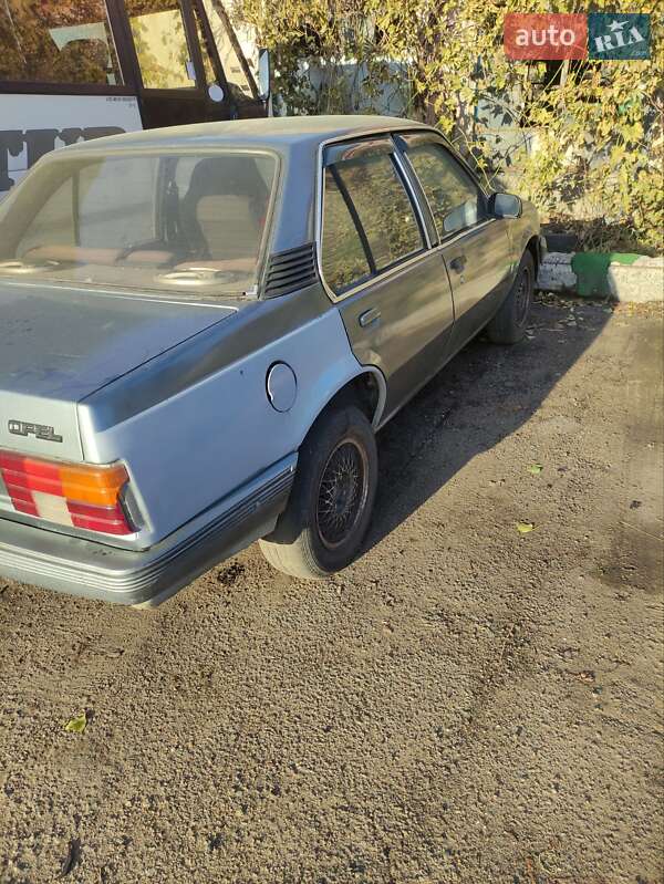 Седан Opel Ascona 1984 в Одессе