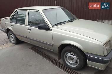 Седан Opel Ascona 1988 в Луцьку