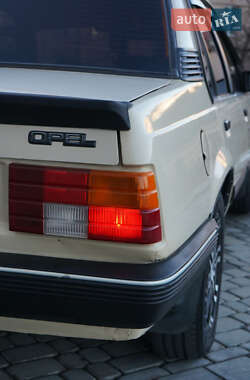 Седан Opel Ascona 1983 в 