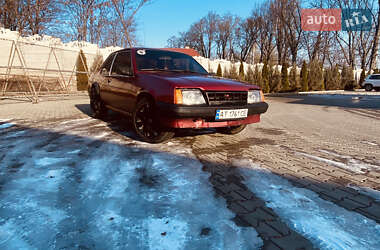 Купе Opel Ascona 1981 в Черновцах