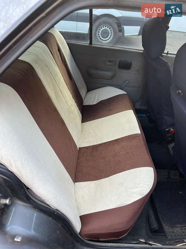 Седан Opel Ascona 1986 в Львове