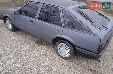 Хэтчбек Opel Ascona 1987 в 