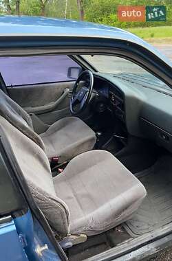 Хэтчбек Opel Ascona 1988 в 