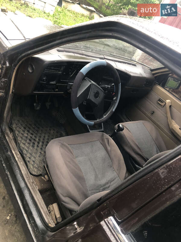 Хетчбек Opel Ascona 1986 в Володимирі