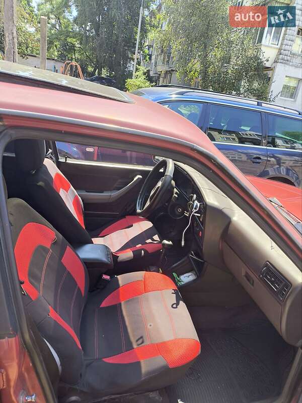 Седан Opel Ascona 1987 в Киеве