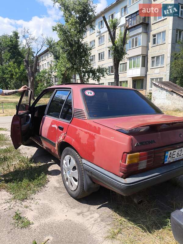 Седан Opel Ascona 1987 в Киеве
