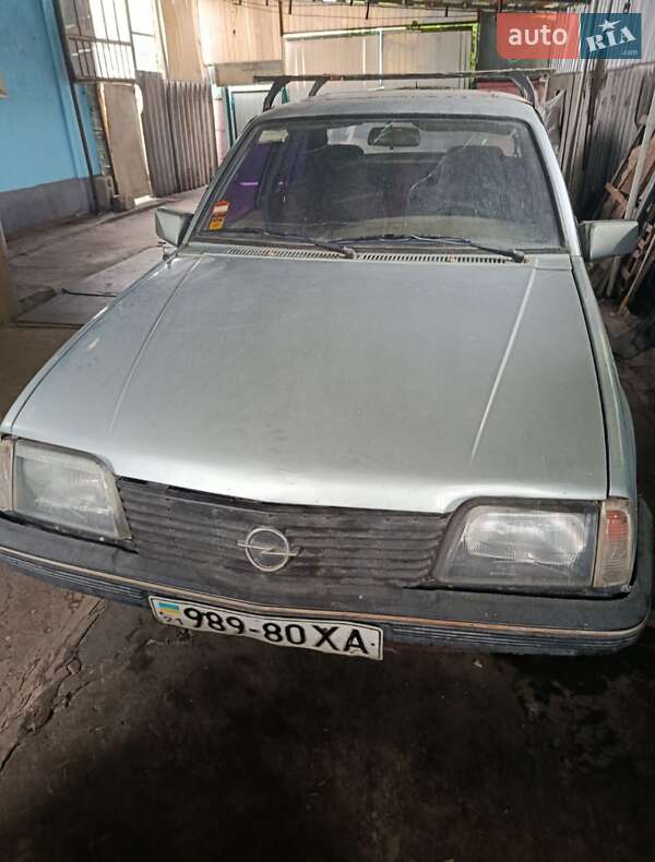 Хэтчбек Opel Ascona 1988 в Балаклее