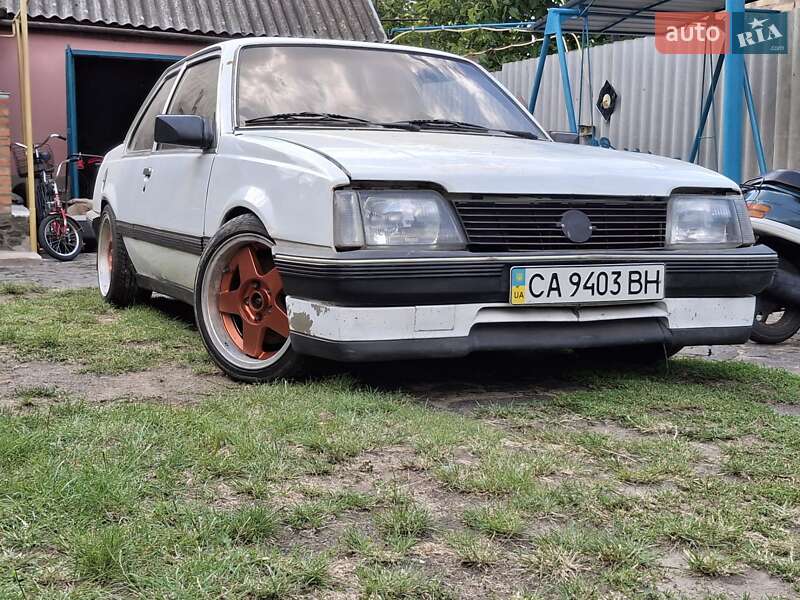 Купе Opel Ascona 1983 в 