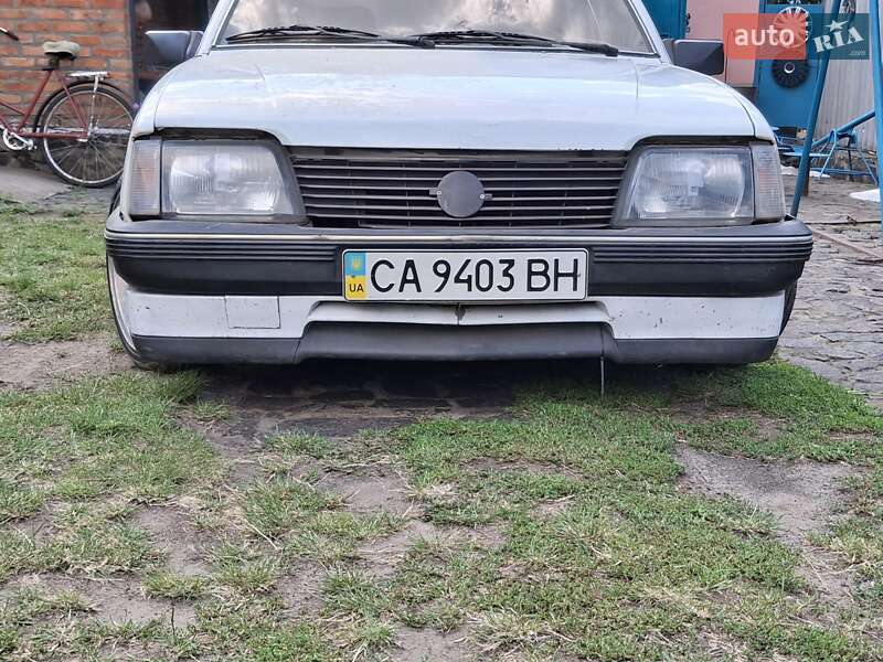 Купе Opel Ascona 1983 в Городище