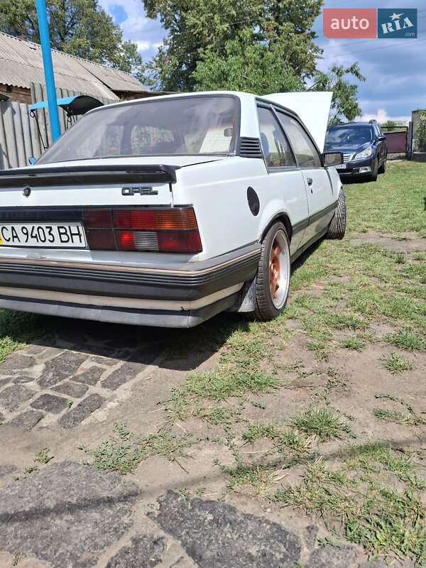 Купе Opel Ascona 1983 в Городище