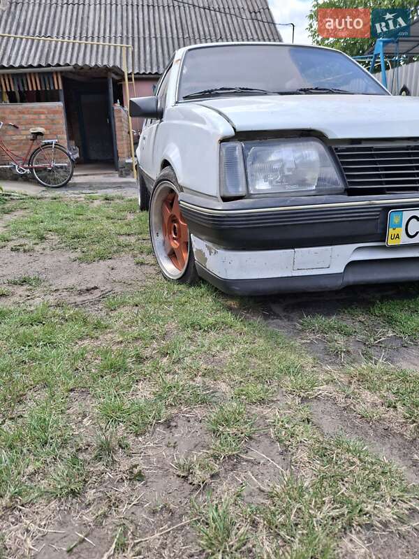 Купе Opel Ascona 1983 в Городище