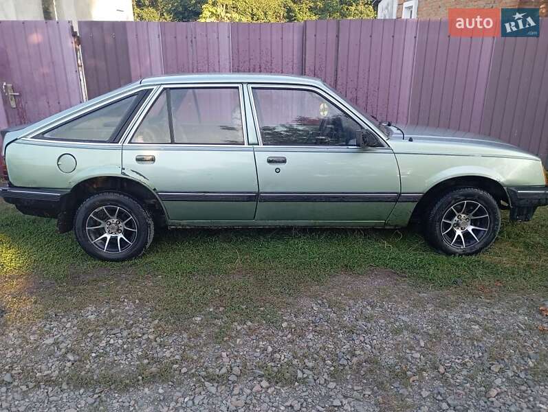 Хэтчбек Opel Ascona 1983 в 